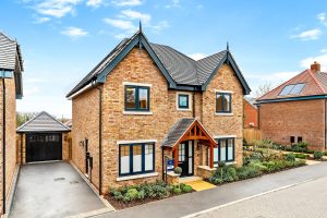Hayfield Gardens, Dunstable