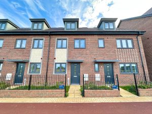 Barrosa Way, Milton Keynes