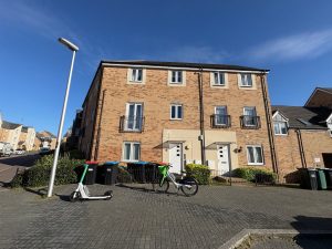 Fonda Meadows, Oxley Park, MK4