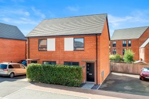 Donegan Close, Glebe Farm, MK17