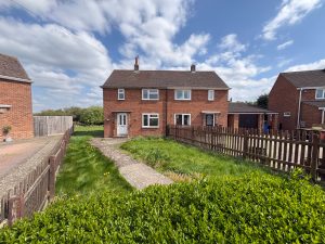 Manor Close, Cosgrove, MK19