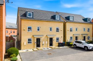 Bolebec Avenue, Eagle Farm South, MK17