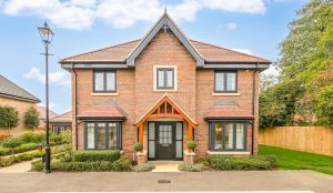 Russell Road, Toddington, LU5