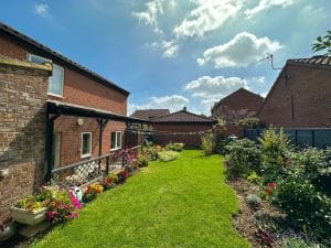 Kirtlington, Downhead Park, MK15